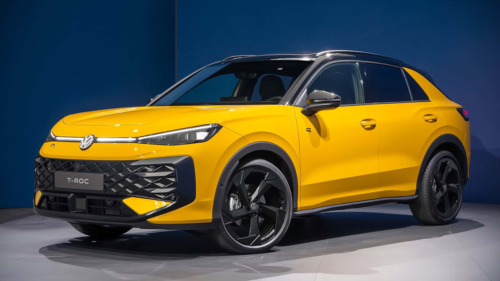 Νέο Volkswagen T-Roc: Μεγαλύτερο και για πρώτη φορά φουλ υβριδικό 